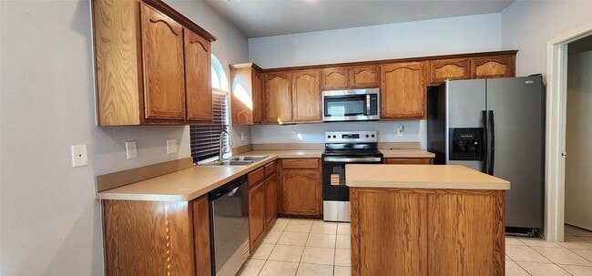 Foto del edificio - 1121 Beaverwood Ln