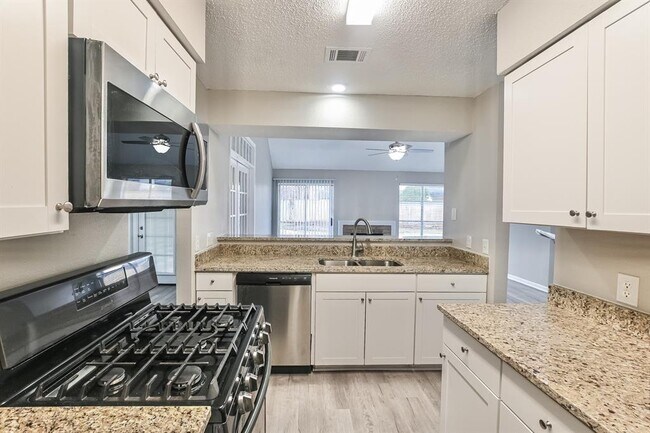 Foto del edificio - 9903 Brookside Dr