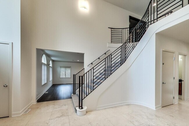 Building Photo - 2244 Tennyson Ln