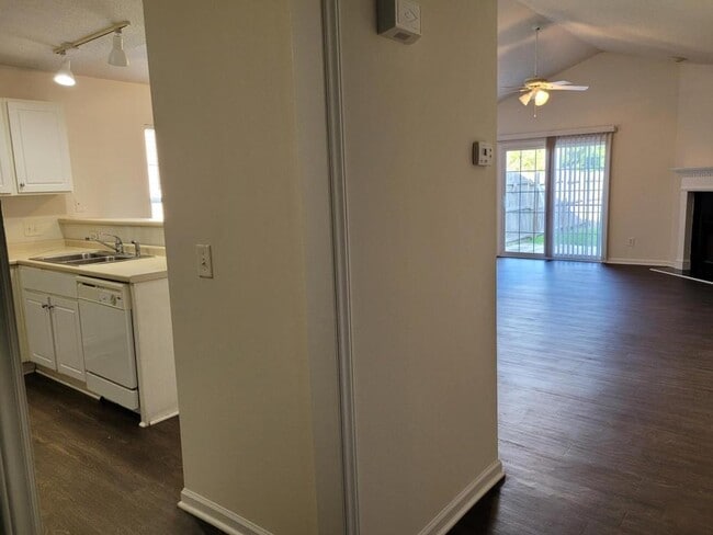 Photo - 1203 Wyngate Dr House