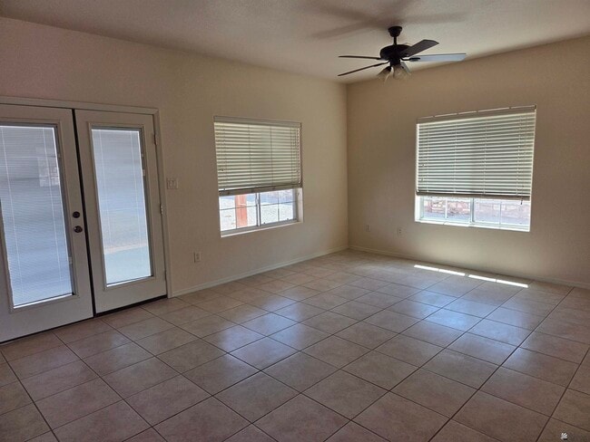 Building Photo - 13425 Brentwood Way