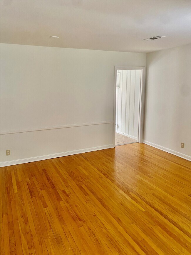Foto del edificio - 8318 Greenbush St