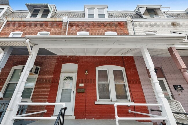 Building Photo - Spacious 5-Bed Renovated Home with Modern ...