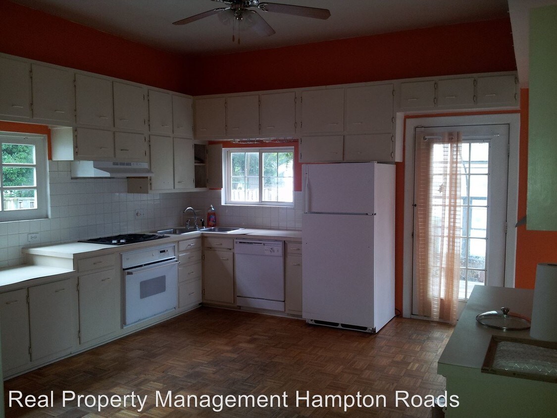 Primary Photo - 313 Highland Ave