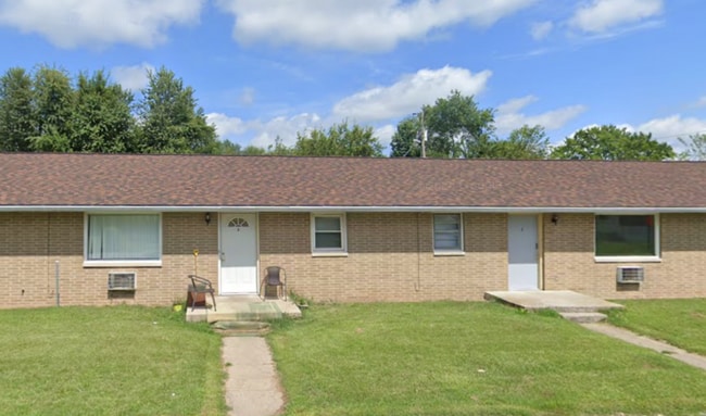 Building Photo - 2826 E Thomas Ave