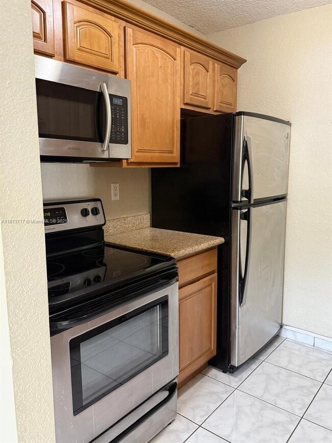 Building Photo - 7429 SW 152nd Ave