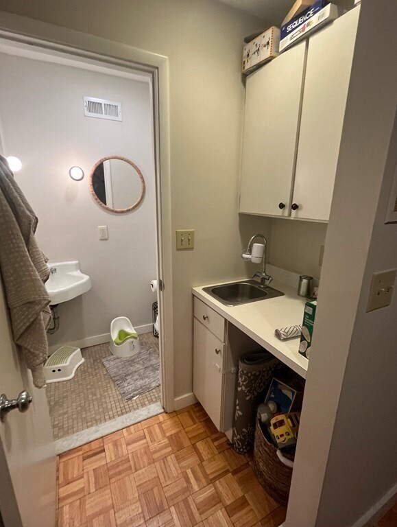 Foto del edificio - 11 Fresh Pond Pl