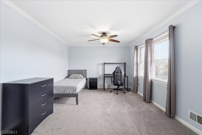 Building Photo - 2606 Trafalgar Square