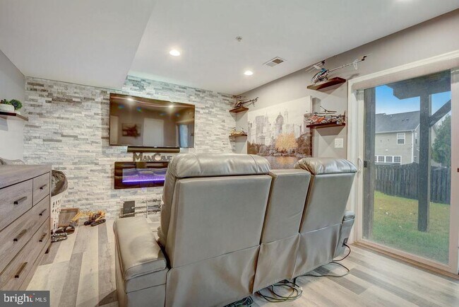 Foto del edificio - 7111 Beissel Ct