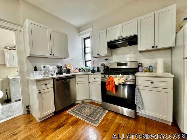 Building Photo - 1258 Commonwealth Ave