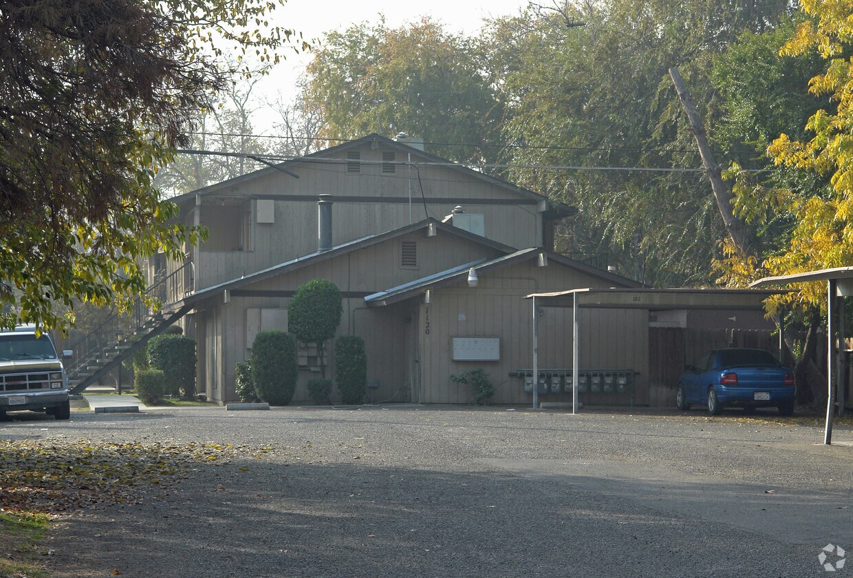 Foto principal - 1120 E Fedora Ave