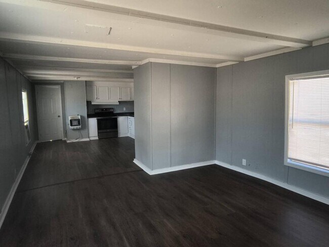 Building Photo - 814 S Kern Ave