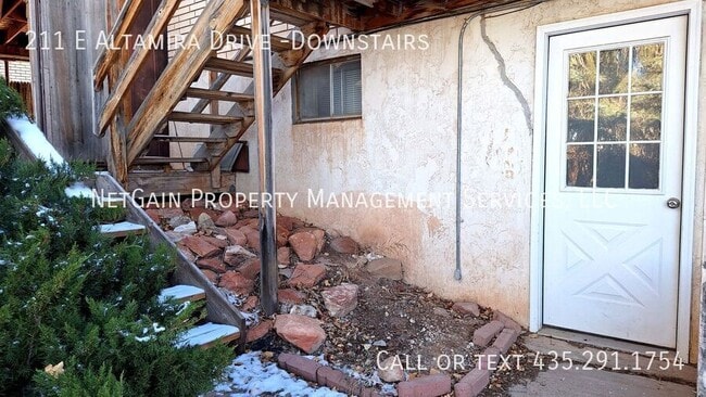 Building Photo - 211 E Altamira Dr