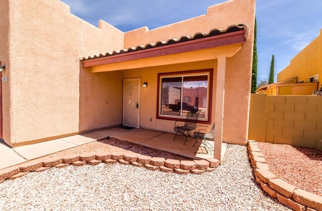 Building Photo - 1083 Desert Oak Pl