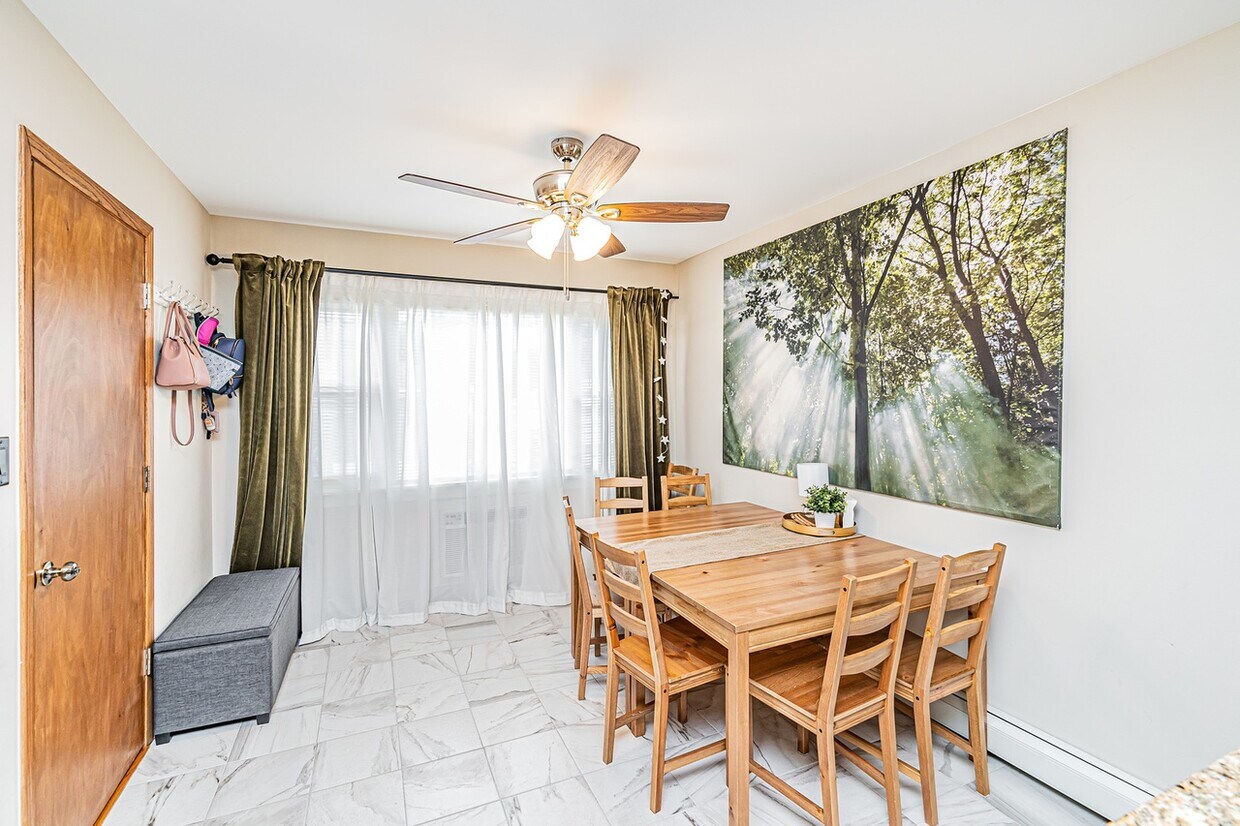 Foto principal - 8252 W 95th St