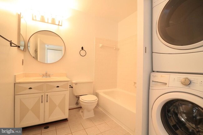 Foto del edificio - 1639 Carriage House Terrace