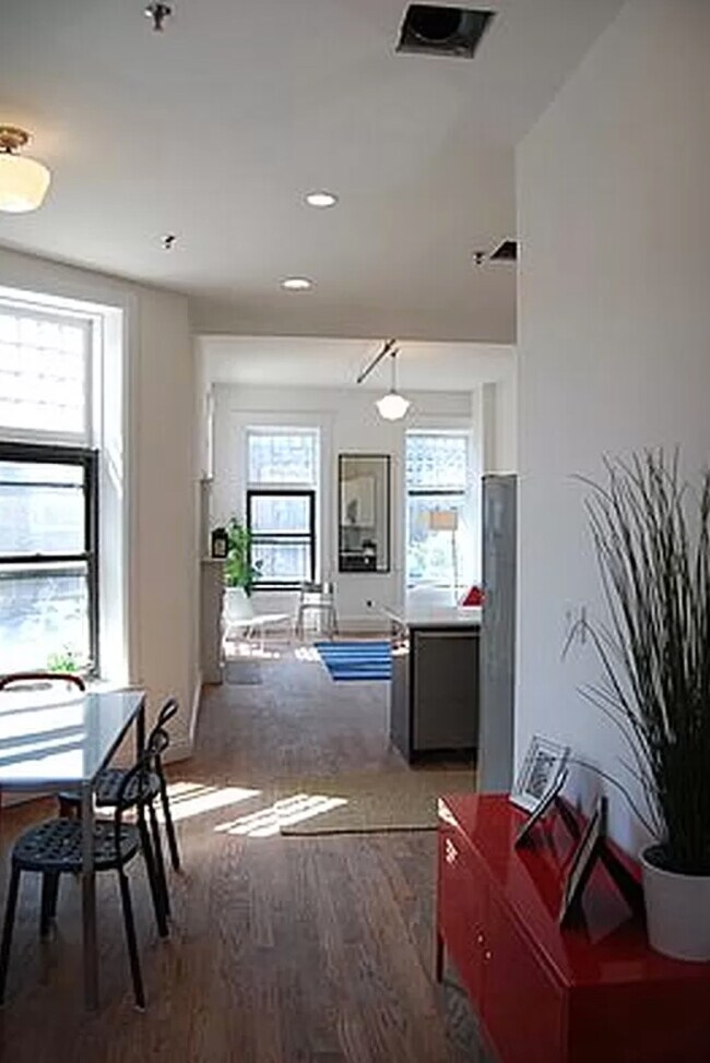 Building Photo - 240 Lenox Ave