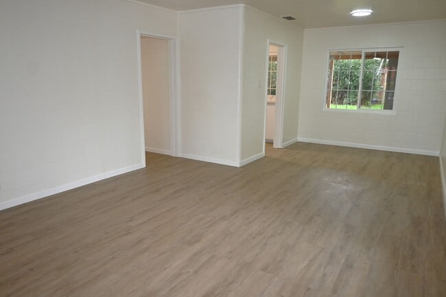 Foto del edificio - Resident Benefit Package Property