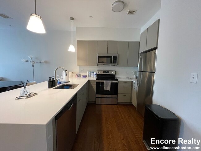 Building Photo - 455 Harvard St