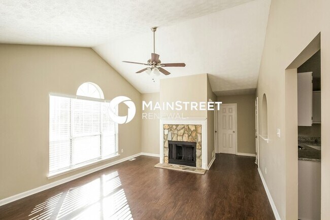 Building Photo - 3 Bedroom Pet-Friendly Home in Lithia Springs, GA with Main Street Renewal