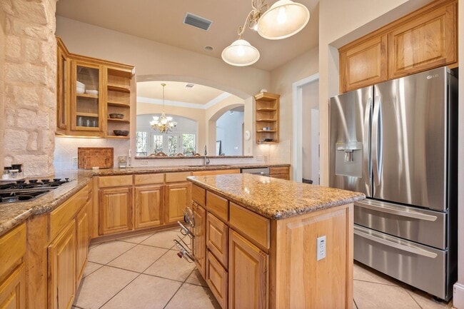 Building Photo - Stunning Executive Home Minutes from The D...