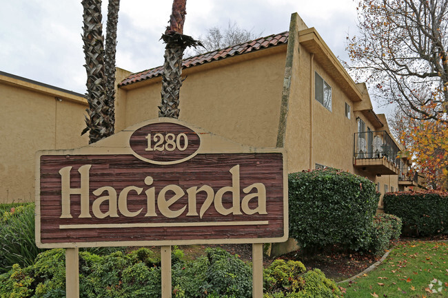 Building Photo - Hacienda Apartments