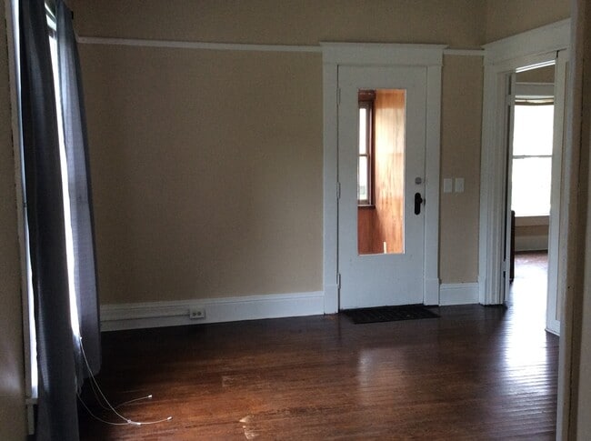 Foto del edificio - 4 Bedroom 2 Bath House