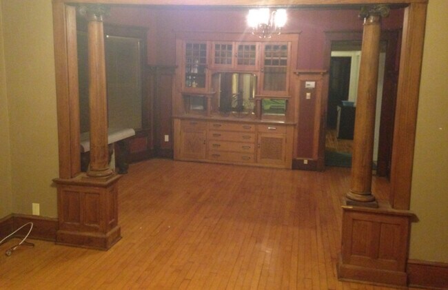 Comedor - 1873 N Astor St