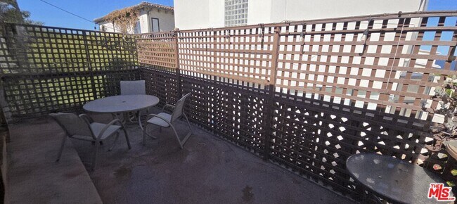 Foto del edificio - 731 S Catalina Ave