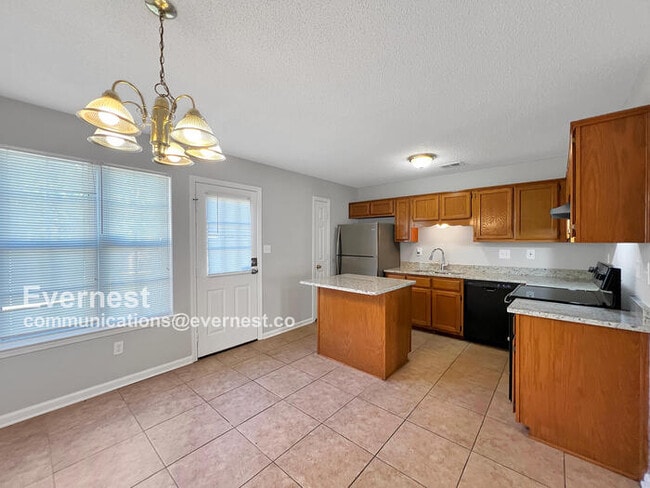 Building Photo - 7036 Foxhall Dr