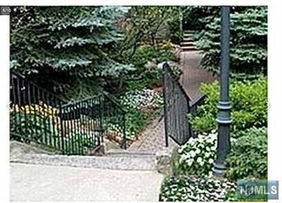 Foto del edificio - 3071 Edwin Ave