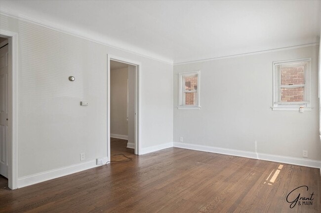 Building Photo - $1400 3 Bed / 2.0 Bath Updated Brick Home ...