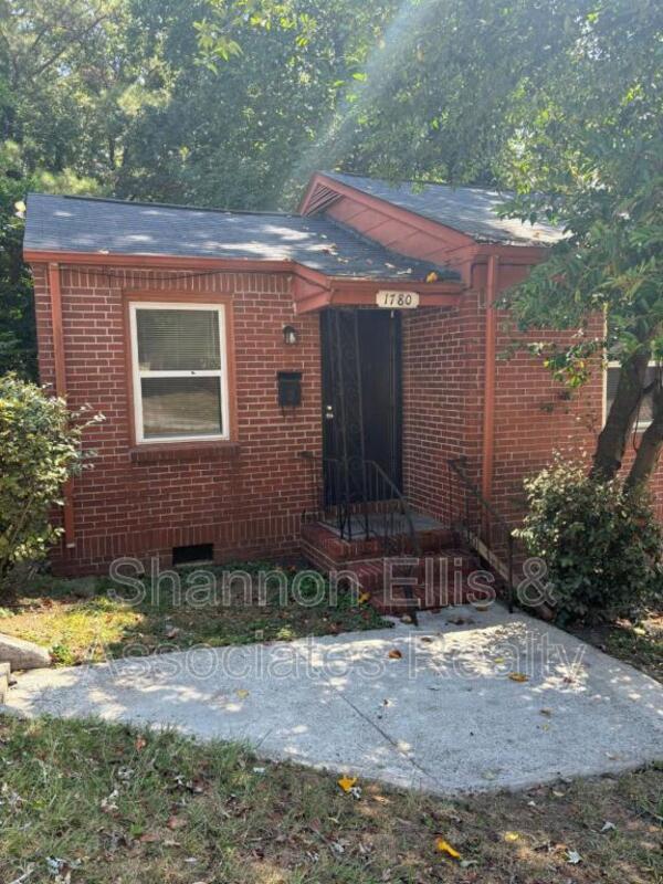 Building Photo - 1780 Cahoon St SW