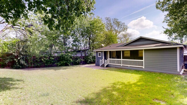 Foto del edificio - REMODELED HOME READY FOR YOU