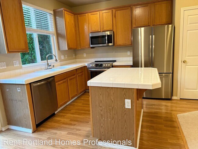 Building Photo - 3 br, 2.5 bath House - 20366 Hoodview Ave