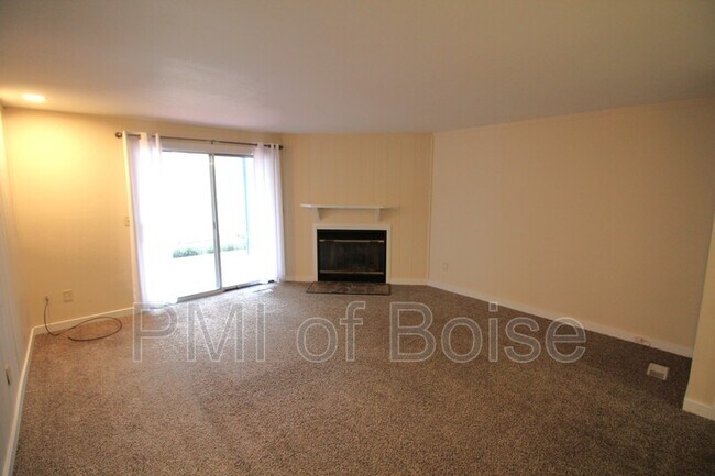 Building Photo - 6236 W Coach Royale St