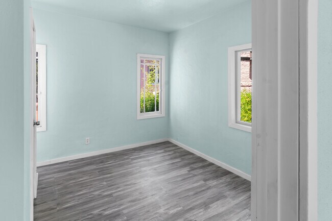 Foto del edificio - 6285 Sunnymere Ave