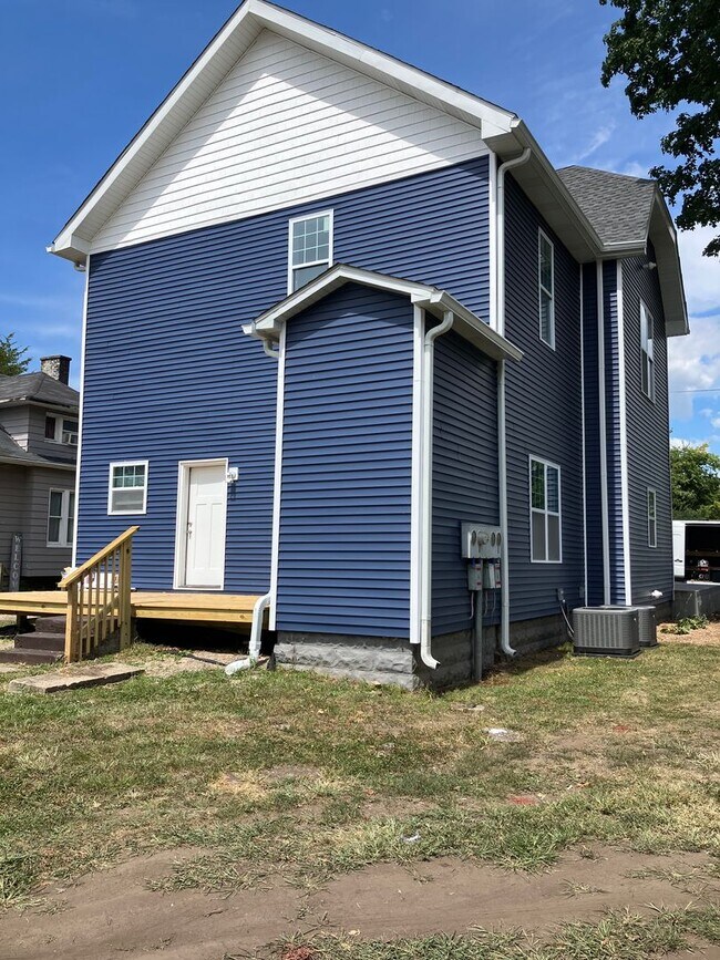 Foto del edificio - 1915 Poplar St