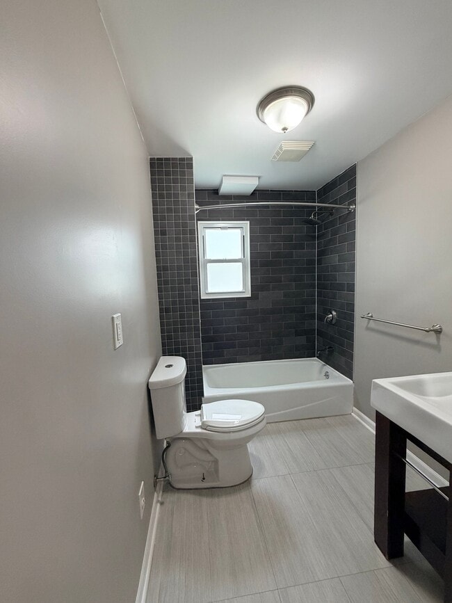 Building Photo - 209 Tibbetts Rd