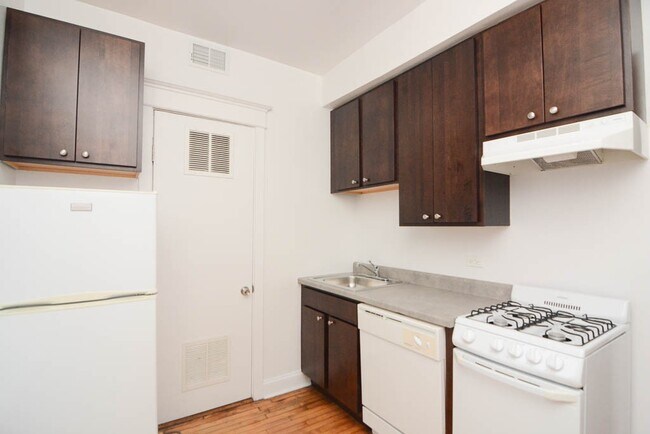 Building Photo - 3211 W Pierce Ave