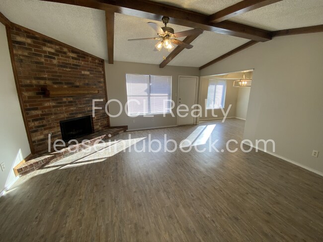 Foto del edificio - Updated and cozy 3/2/2