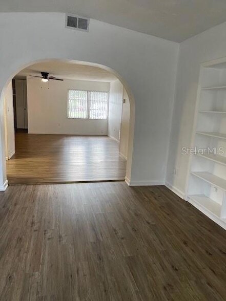 Foto del edificio - 829 Jordan Ave