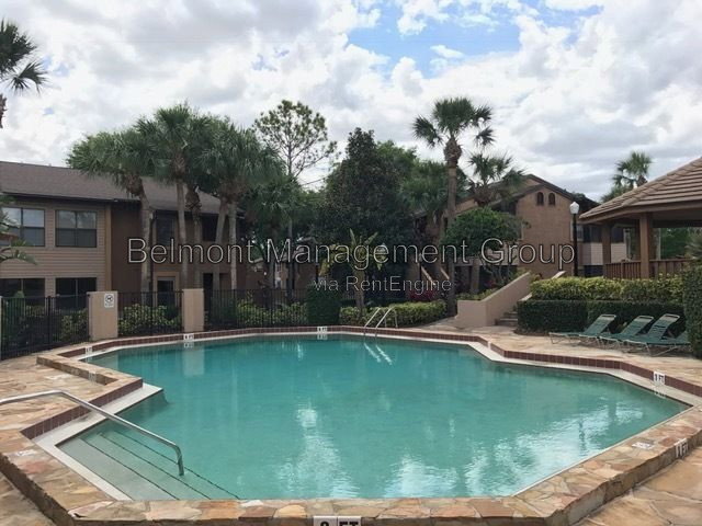 Foto del edificio - 2941 Antique Oaks Cir