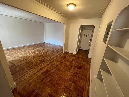 Foto del edificio - 1 bedroom in BRONX NY 10468