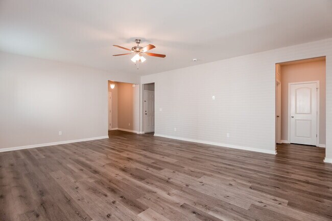 Building Photo - 2304 Lake Vista Drive