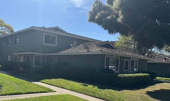 Foto del edificio - 2 Bedroom, 1 Bath in desirable neighborhood, Capitola