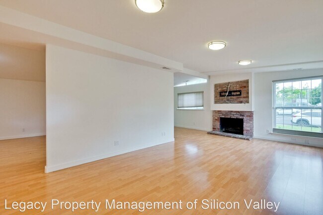 Foto del edificio - 4 br, 3 bath House - 3490 Benton St