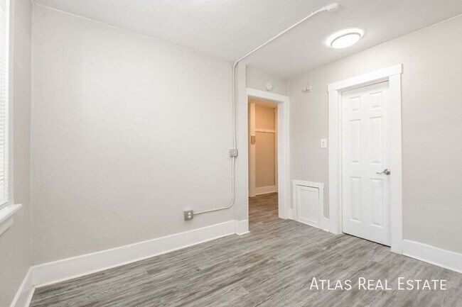 Foto del edificio - 970 N Pearl St