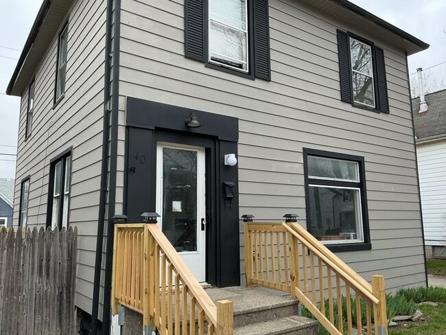 Building Photo - 40 Ferrin Pl