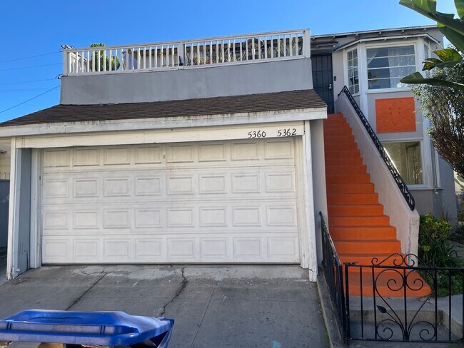 Foto del edificio - 5362 Monroe St